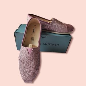Women's Rose Glow Iridescent Giltter TOMS Size 5